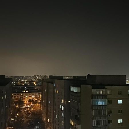 The Moon View Apartment Bucharest Exterior photo
